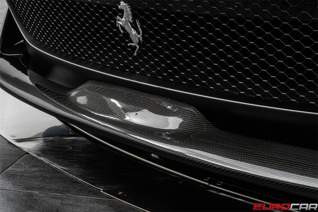 2019 Ferrari 812 Superfast  *FERRARI HISTORICAL PAINT * CARBON FIBER* - Photo 12 - Costa Mesa, CA 92626