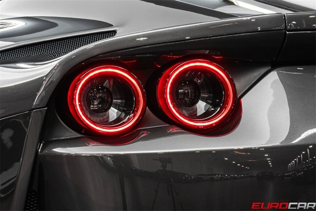2019 Ferrari 812 Superfast  *FERRARI HISTORICAL PAINT * CARBON FIBER* - Photo 19 - Costa Mesa, CA 92626