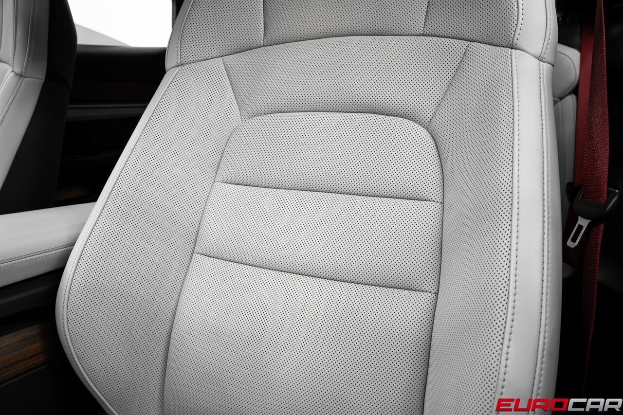 2020 Porsche Taycan 4S *PASSENGER DISPLAY * PANORAMIC ROOF * FRONT PPF* - Photo 46 - Costa Mesa, CA 92626