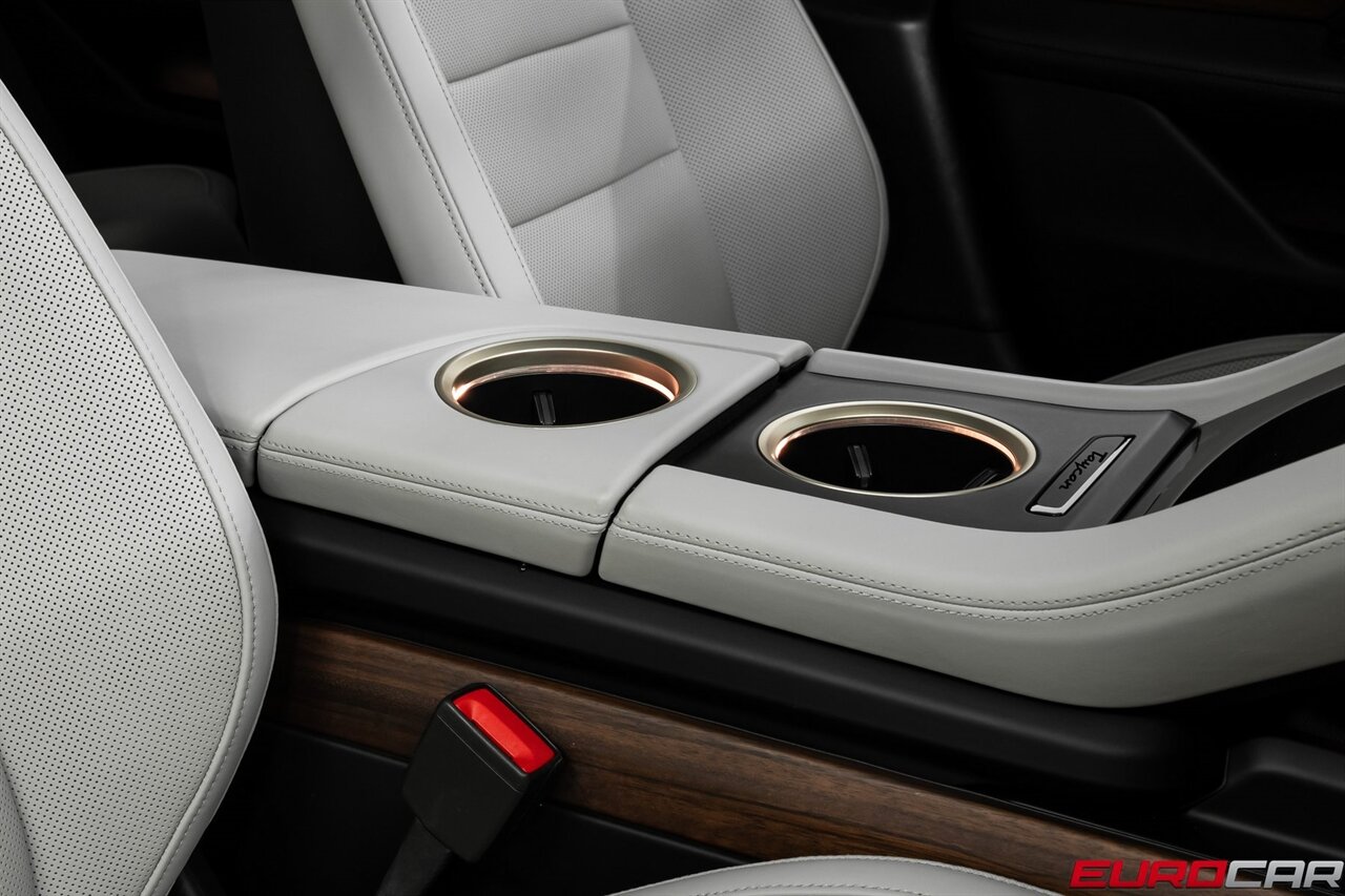 2020 Porsche Taycan 4S *PASSENGER DISPLAY * PANORAMIC ROOF * FRONT PPF* - Photo 37 - Costa Mesa, CA 92626
