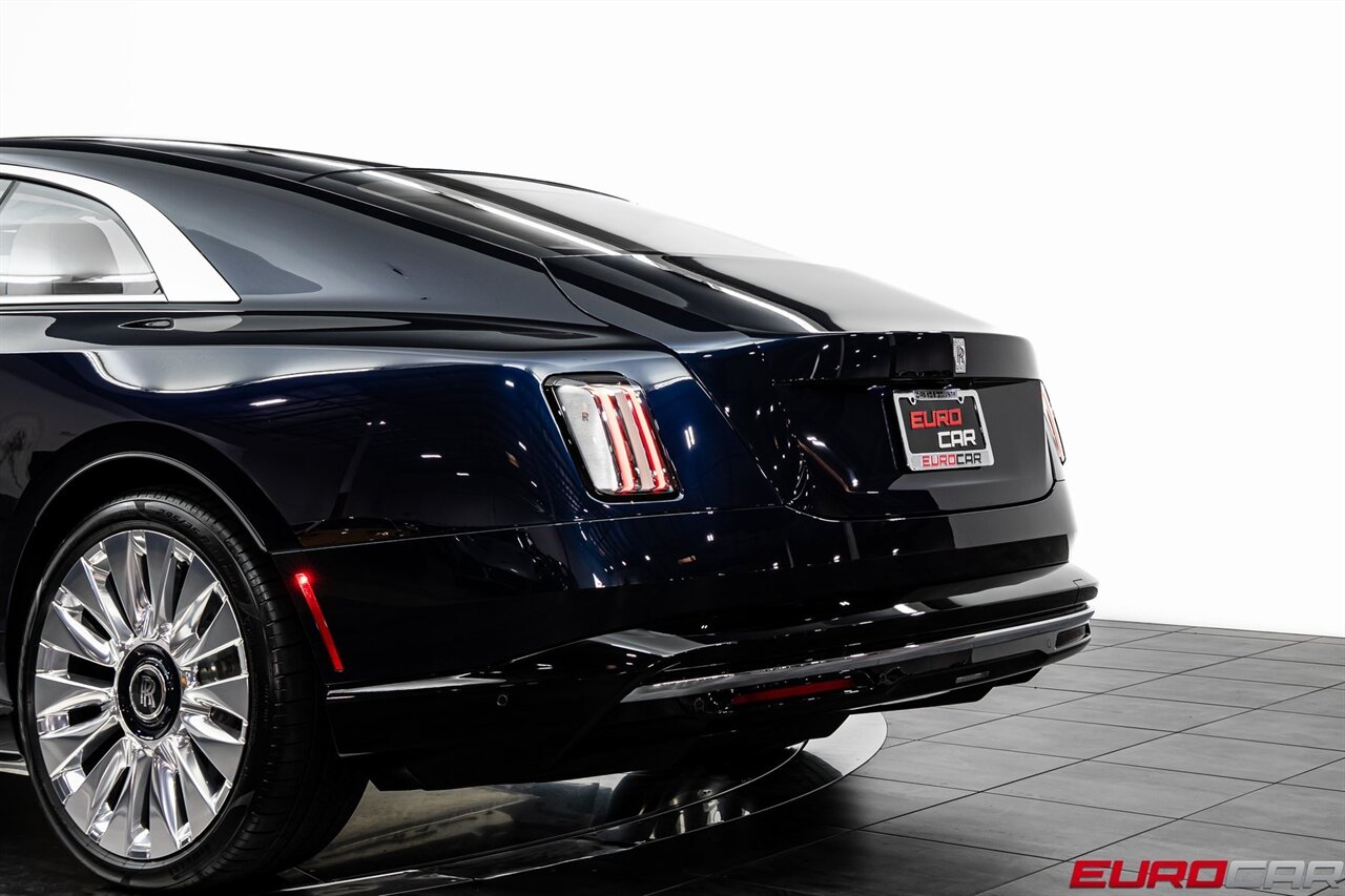 2024 Rolls-Royce Spectre *SPECTRE LAUNCH PACKAGE * BESPOKE INTERIOR*   - Photo 16 - Costa Mesa, CA 92626