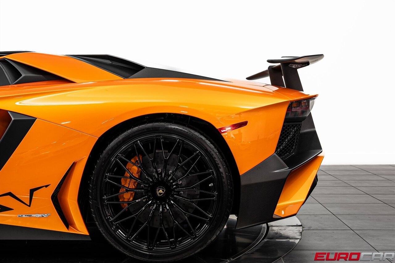 2016 Lamborghini Aventador LP750-4 SuperVeloce *HUGE CARBON OPTIONS* - Photo 23 - Costa Mesa, CA 92626