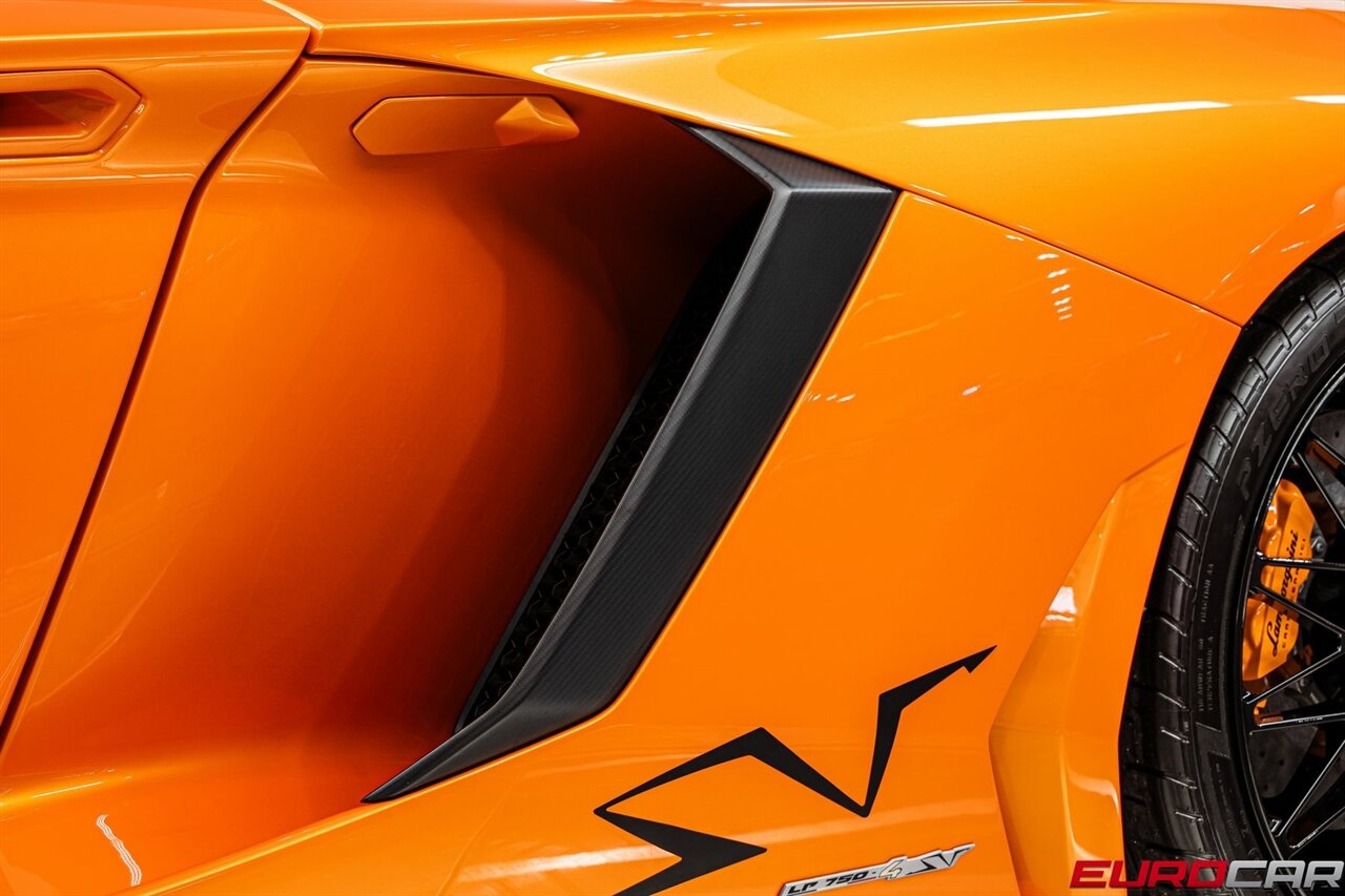 2016 Lamborghini Aventador LP750-4 SuperVeloce *HUGE CARBON OPTIONS* - Photo 21 - Costa Mesa, CA 92626