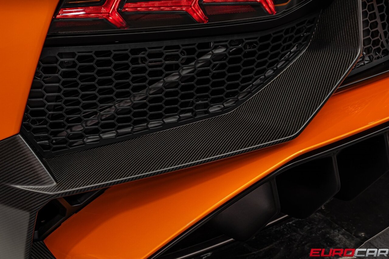 2016 Lamborghini Aventador LP750-4 SuperVeloce *HUGE CARBON OPTIONS* - Photo 28 - Costa Mesa, CA 92626