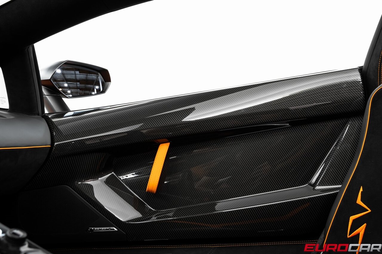 2016 Lamborghini Aventador LP750-4 SuperVeloce *HUGE CARBON OPTIONS* - Photo 33 - Costa Mesa, CA 92626