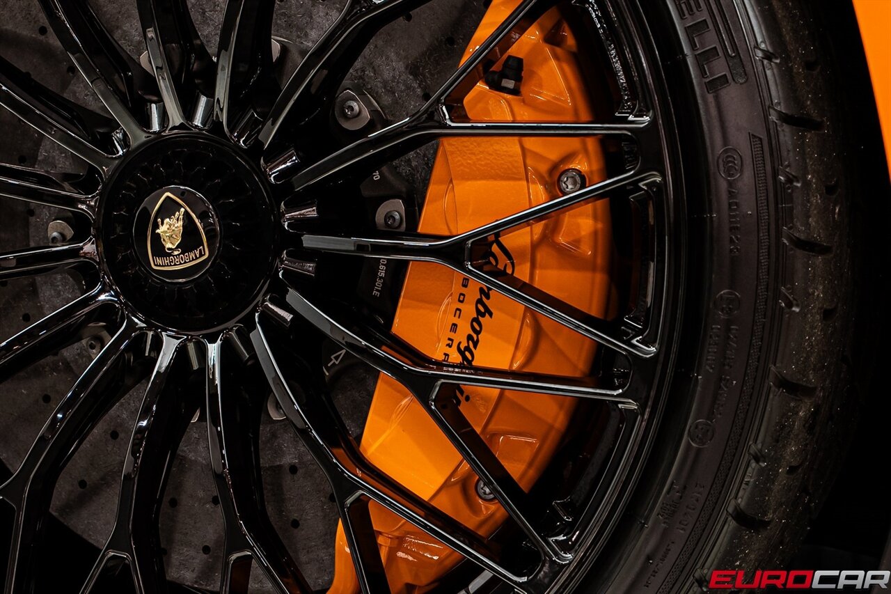 2016 Lamborghini Aventador LP750-4 SuperVeloce *HUGE CARBON OPTIONS* - Photo 32 - Costa Mesa, CA 92626