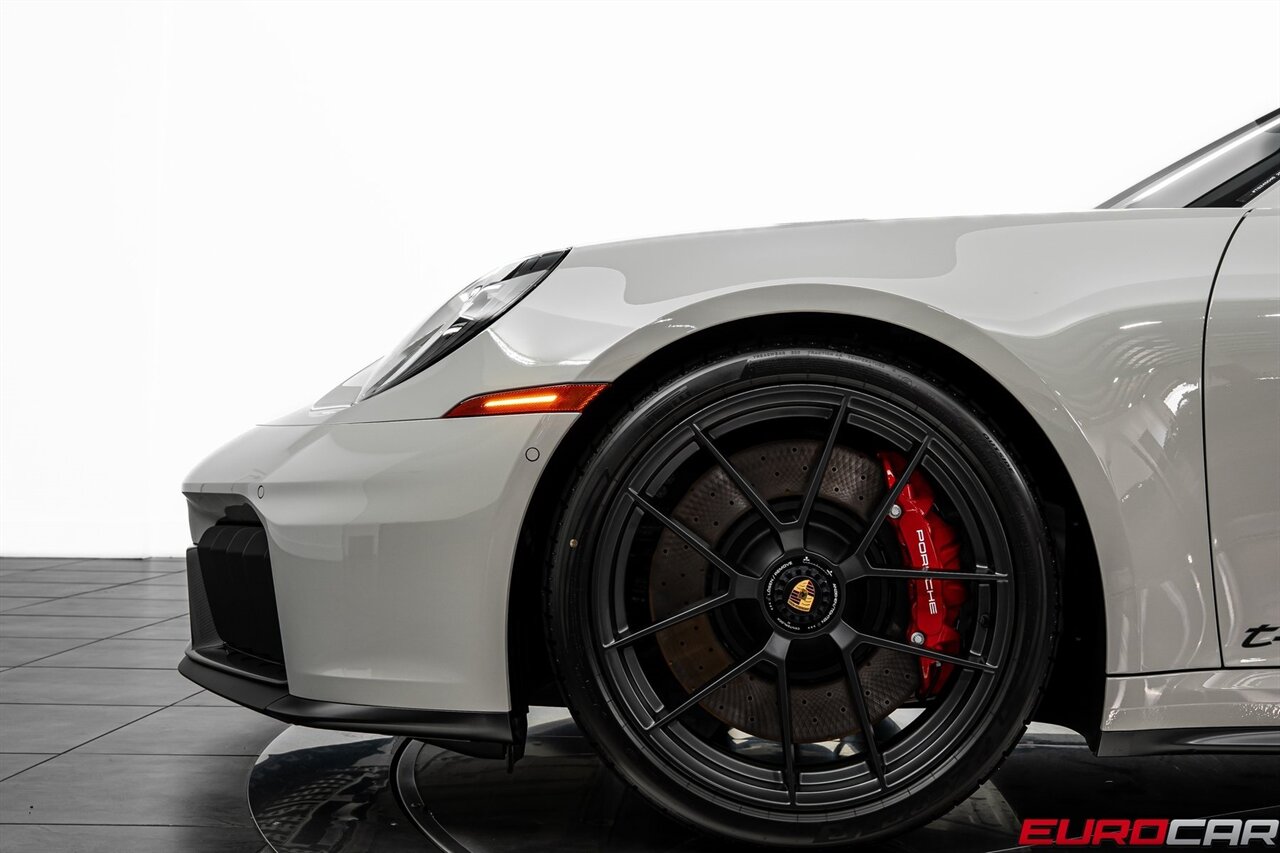 2026 Porsche 911 Carrera 4 GTS *SPORTDESIGN PACKAGE*   - Photo 17 - Costa Mesa, CA 92626