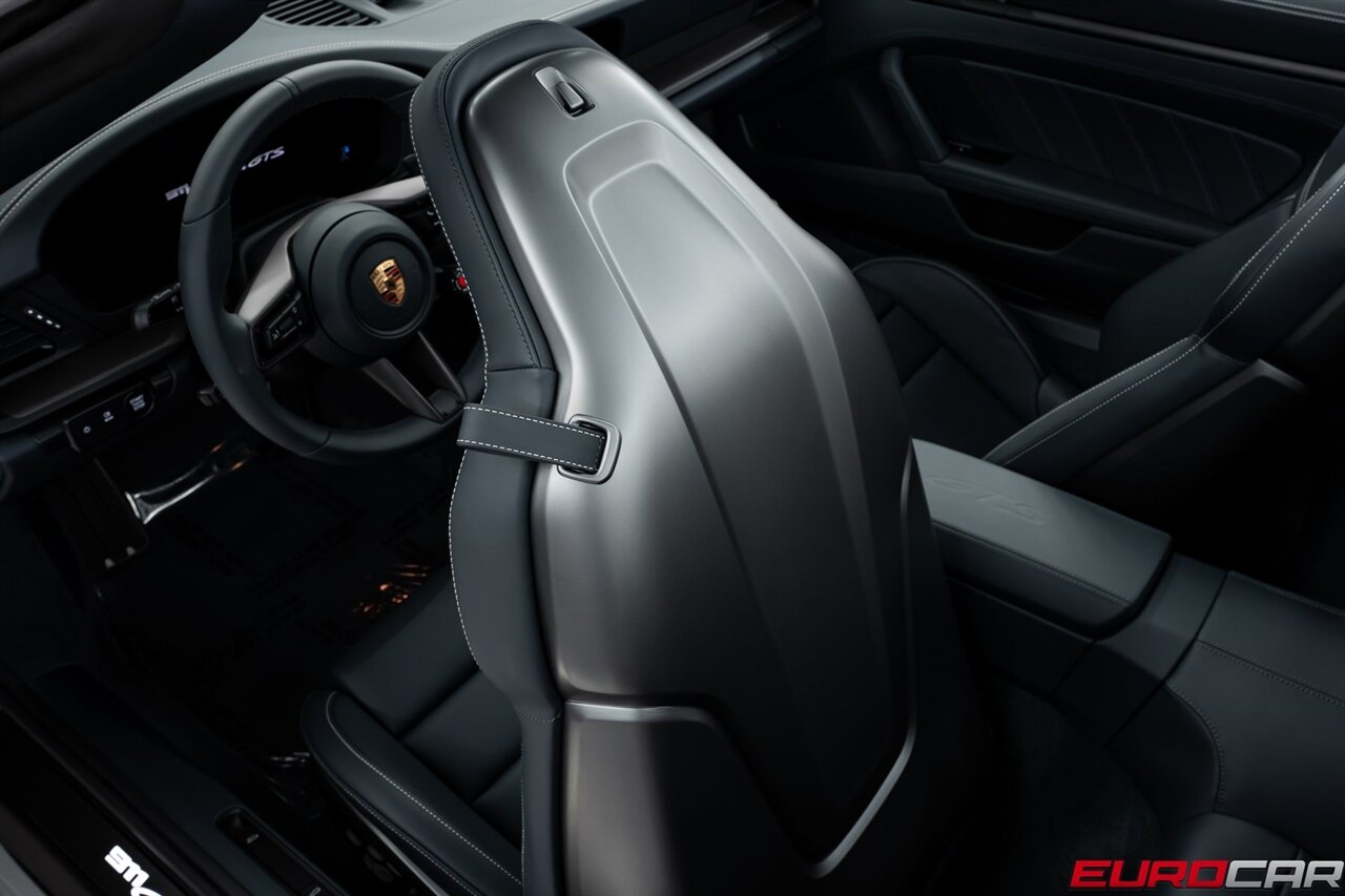2026 Porsche 911 Carrera 4 GTS *SPORTDESIGN PACKAGE*   - Photo 47 - Costa Mesa, CA 92626