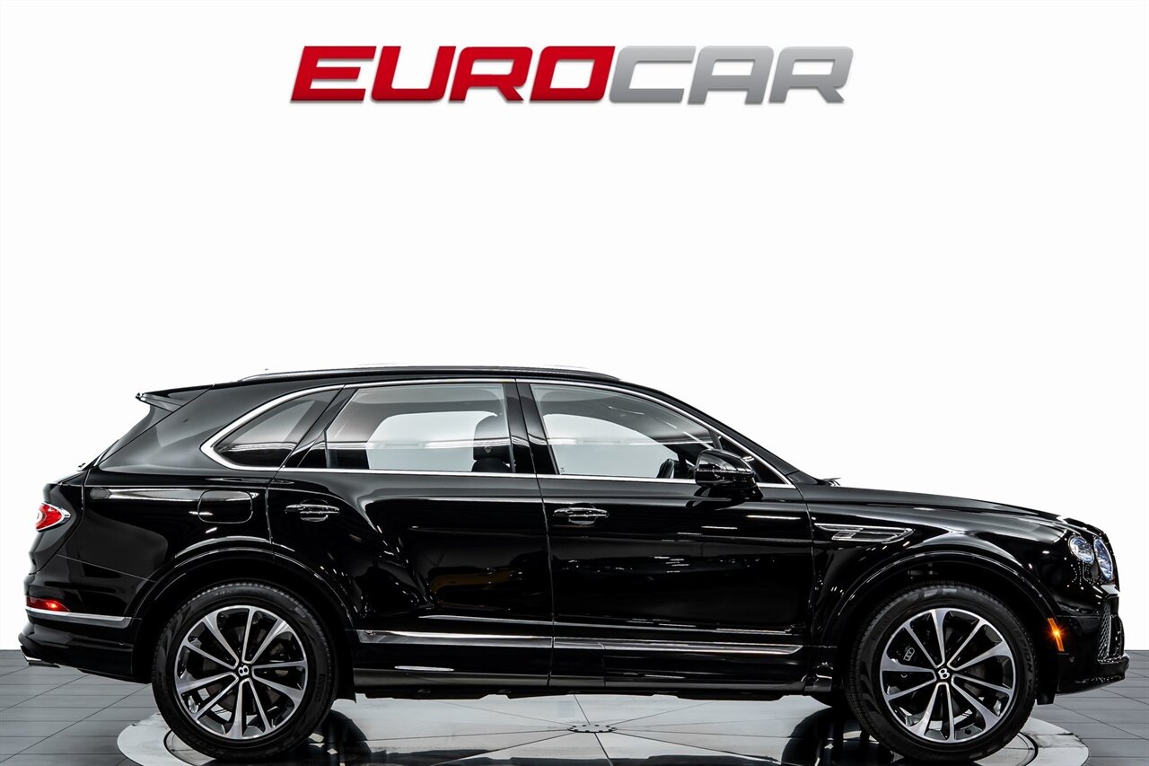 2024 Bentley Bentayga V8 *FRONT SEAT COMFORT SPEC * PANORAMIC SUNROOF*   - Photo 6 - Costa Mesa, CA 92626