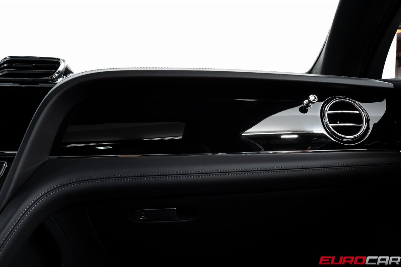 2024 Bentley Bentayga V8 *FRONT SEAT COMFORT SPEC * PANORAMIC SUNROOF*   - Photo 31 - Costa Mesa, CA 92626