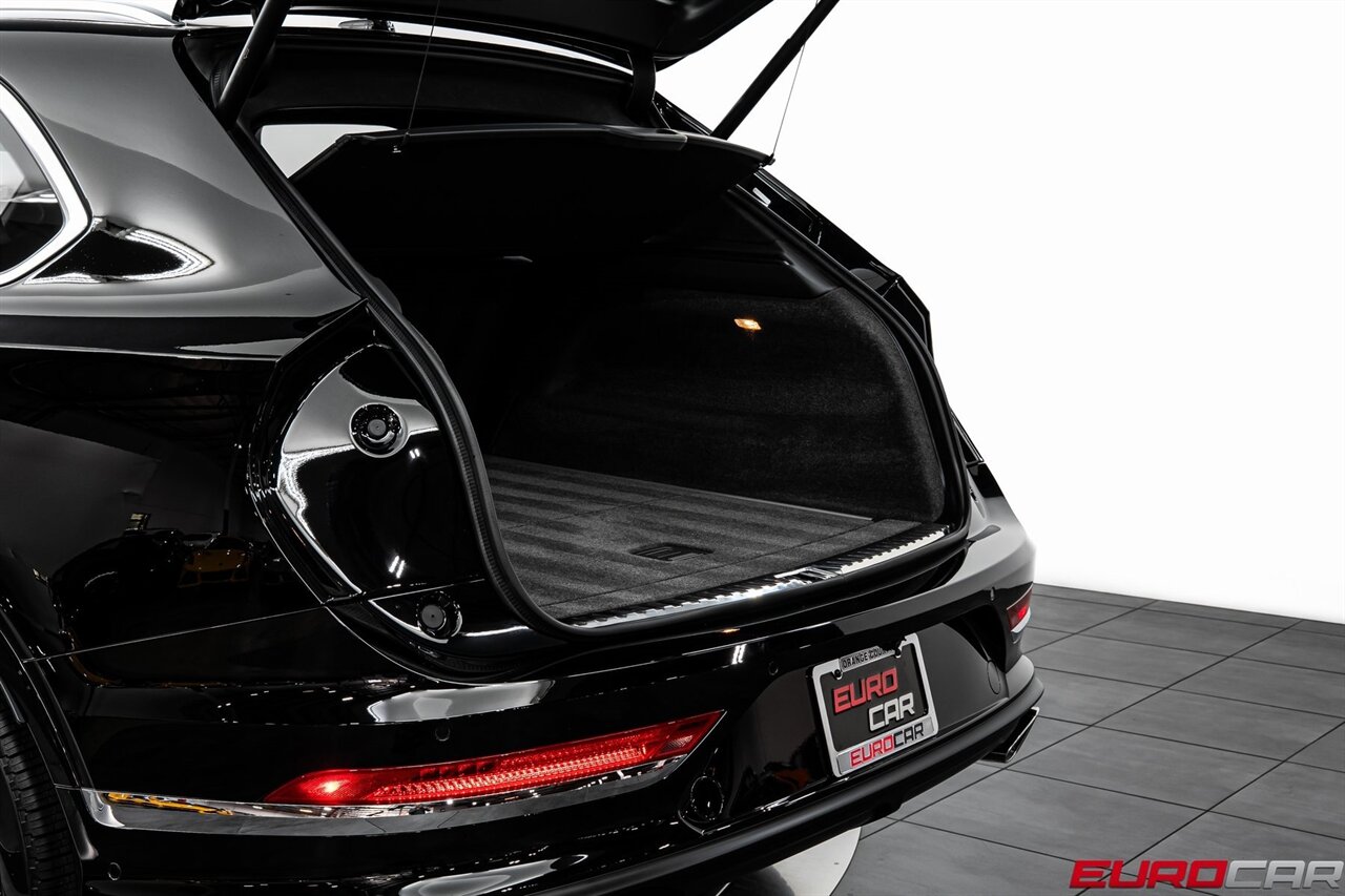 2024 Bentley Bentayga V8 *FRONT SEAT COMFORT SPEC * PANORAMIC SUNROOF*   - Photo 16 - Costa Mesa, CA 92626