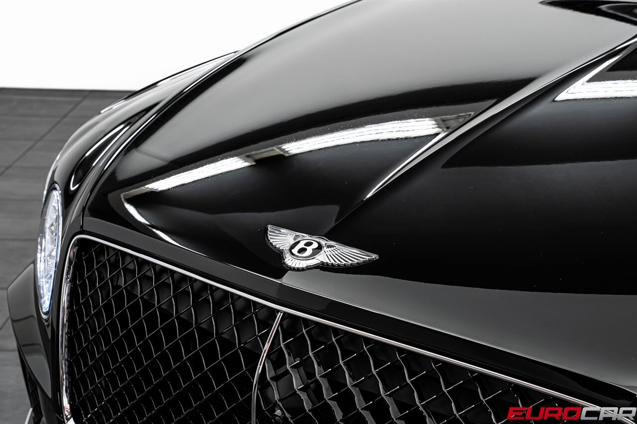 2024 Bentley Bentayga V8 *FRONT SEAT COMFORT SPEC * PANORAMIC SUNROOF*   - Photo 9 - Costa Mesa, CA 92626