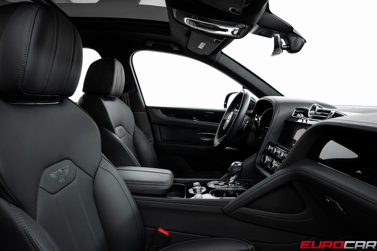 2024 Bentley Bentayga V8 *FRONT SEAT COMFORT SPEC * PANORAMIC SUNROOF*   - Photo 35 - Costa Mesa, CA 92626