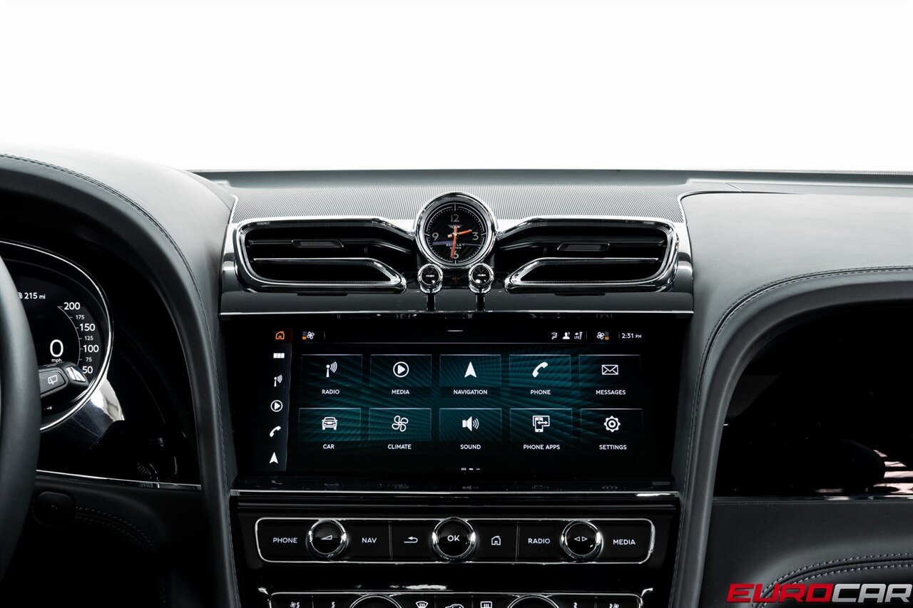 2024 Bentley Bentayga V8 *FRONT SEAT COMFORT SPEC * PANORAMIC SUNROOF*   - Photo 28 - Costa Mesa, CA 92626