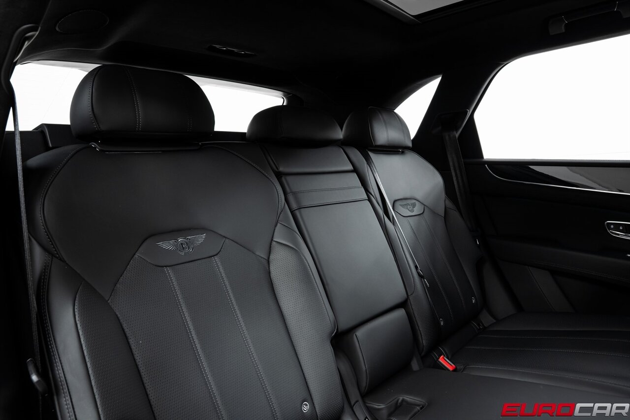 2024 Bentley Bentayga V8 *FRONT SEAT COMFORT SPEC * PANORAMIC SUNROOF*   - Photo 37 - Costa Mesa, CA 92626