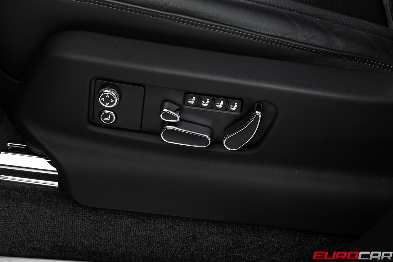 2024 Bentley Bentayga V8 *FRONT SEAT COMFORT SPEC * PANORAMIC SUNROOF*   - Photo 42 - Costa Mesa, CA 92626