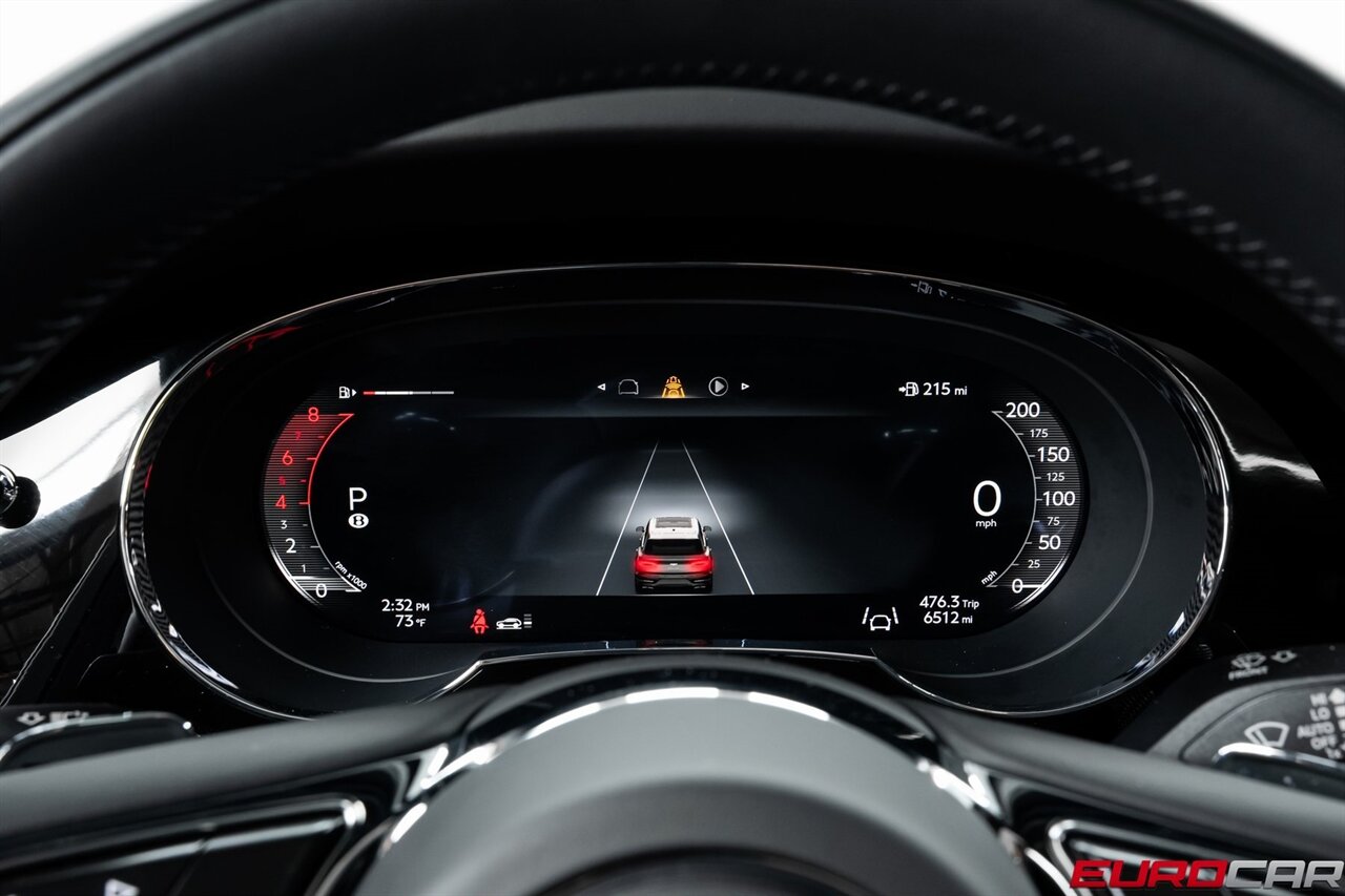 2024 Bentley Bentayga V8 *FRONT SEAT COMFORT SPEC * PANORAMIC SUNROOF*   - Photo 26 - Costa Mesa, CA 92626