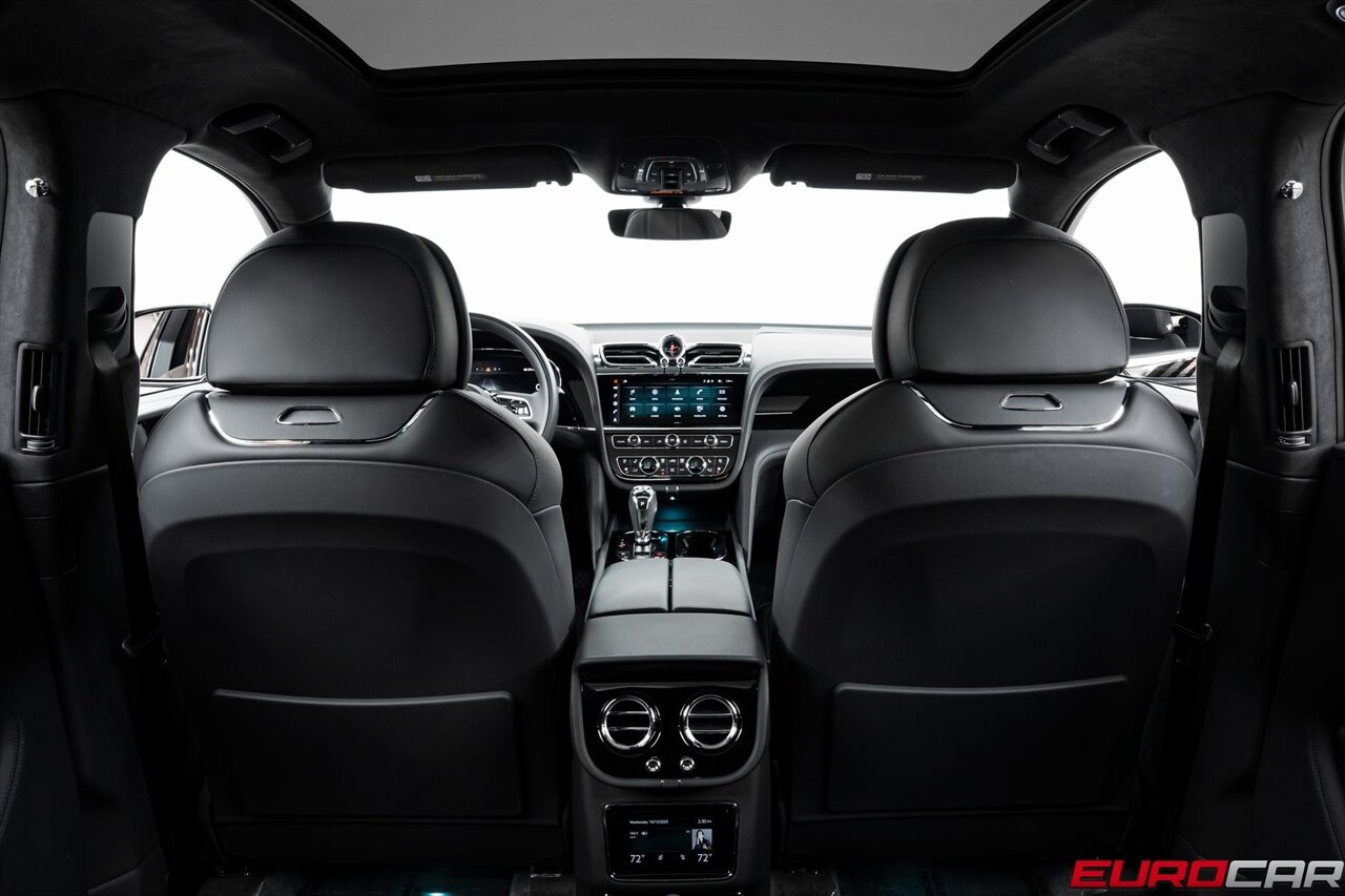 2024 Bentley Bentayga V8 *FRONT SEAT COMFORT SPEC * PANORAMIC SUNROOF*   - Photo 23 - Costa Mesa, CA 92626