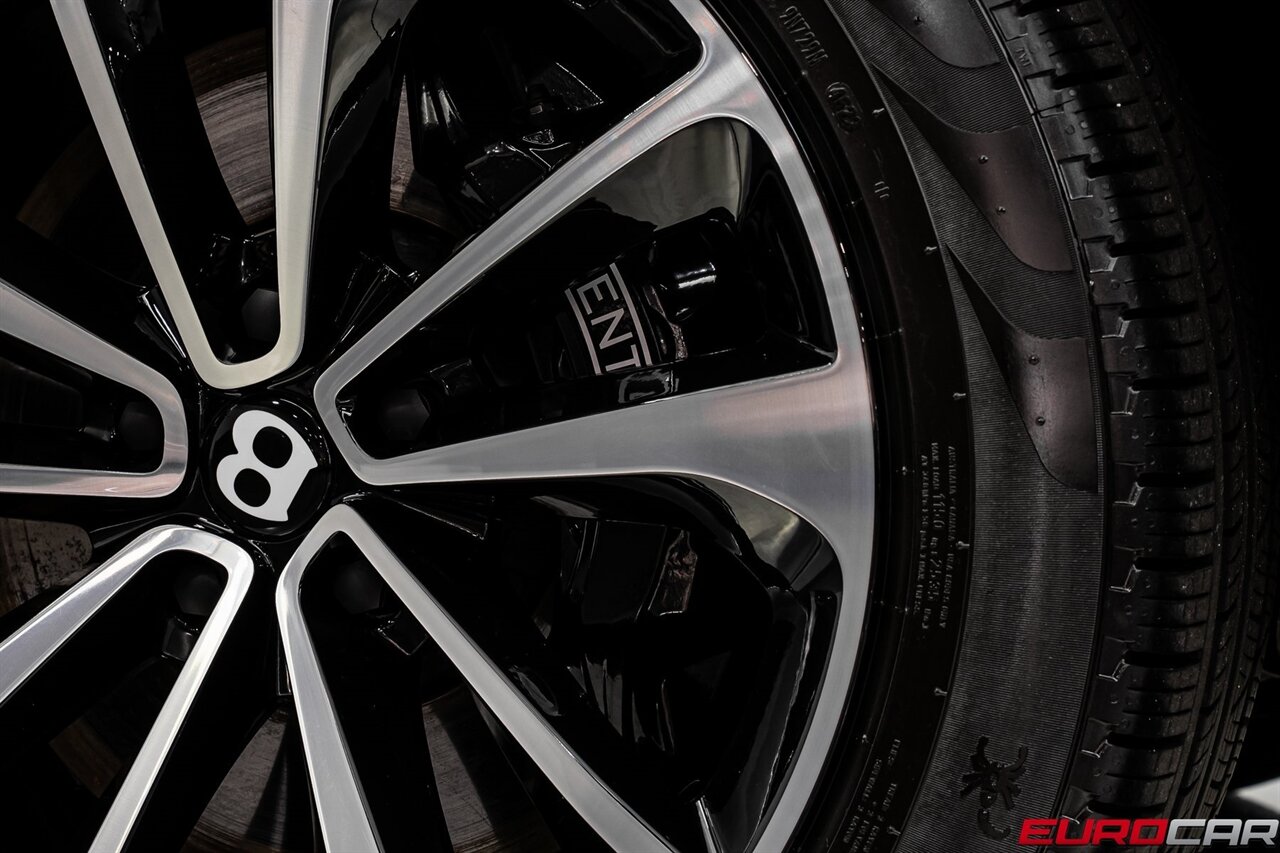 2024 Bentley Bentayga V8 *FRONT SEAT COMFORT SPEC * PANORAMIC SUNROOF*   - Photo 20 - Costa Mesa, CA 92626