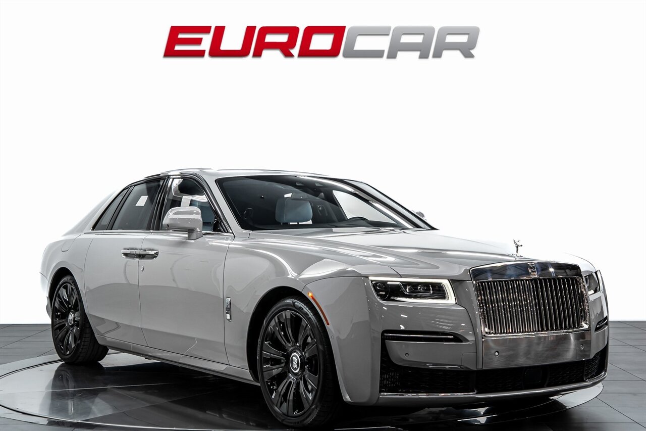 2022 Rolls-Royce Ghost *RARE COLOR COMBO * IMMERSIVE REAR SEATING* - Photo 9 - Costa Mesa, CA 92626