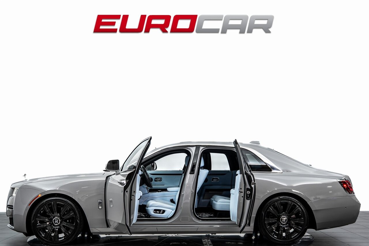 2022 Rolls-Royce Ghost *RARE COLOR COMBO * IMMERSIVE REAR SEATING* - Photo 3 - Costa Mesa, CA 92626