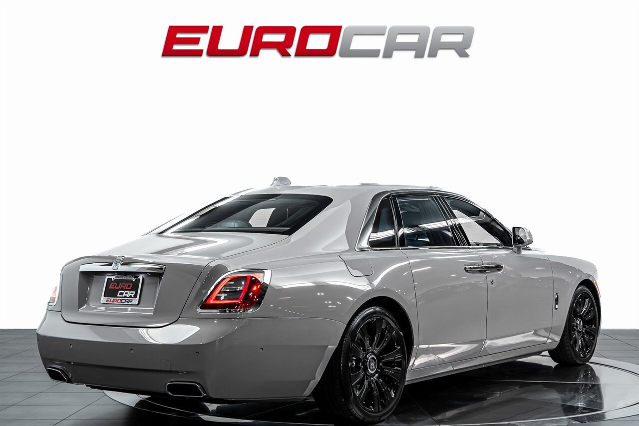 2022 Rolls-Royce Ghost *RARE COLOR COMBO * IMMERSIVE REAR SEATING* - Photo 6 - Costa Mesa, CA 92626