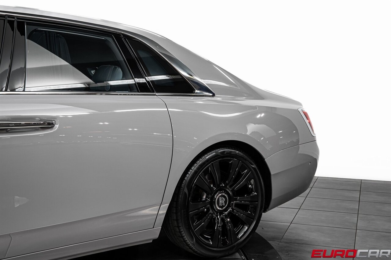 2022 Rolls-Royce Ghost *RARE COLOR COMBO * IMMERSIVE REAR SEATING* - Photo 16 - Costa Mesa, CA 92626