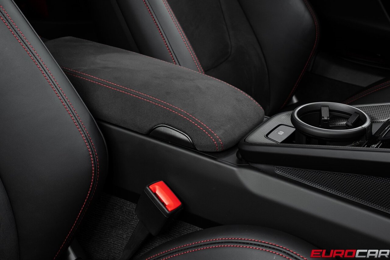 2024 Porsche 911 Carrera GTS *PREMIUM PACKAGE * FRONT AXLE LIFT*   - Photo 35 - Costa Mesa, CA 92626