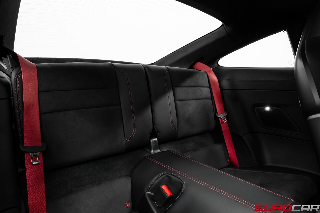 2024 Porsche 911 Carrera GTS *PREMIUM PACKAGE * FRONT AXLE LIFT*   - Photo 39 - Costa Mesa, CA 92626