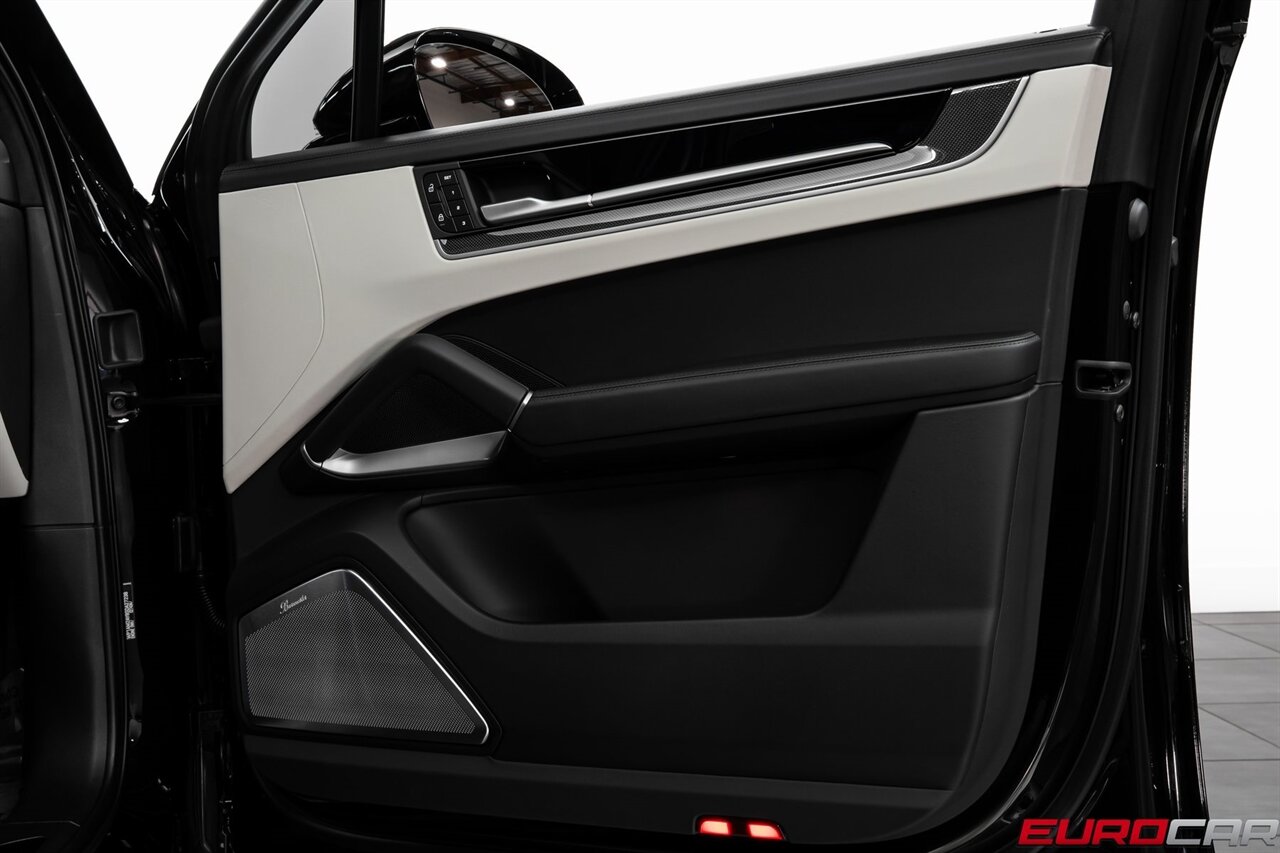 2025 Porsche Cayenne Turbo *PREMIUM PACKAGE * PASSENGER DISPLAY*   - Photo 23 - Costa Mesa, CA 92626