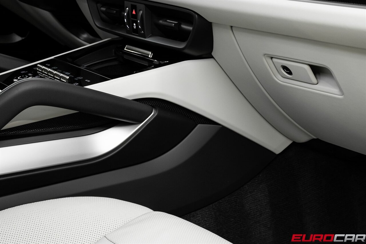 2025 Porsche Cayenne Turbo *PREMIUM PACKAGE * PASSENGER DISPLAY*   - Photo 37 - Costa Mesa, CA 92626