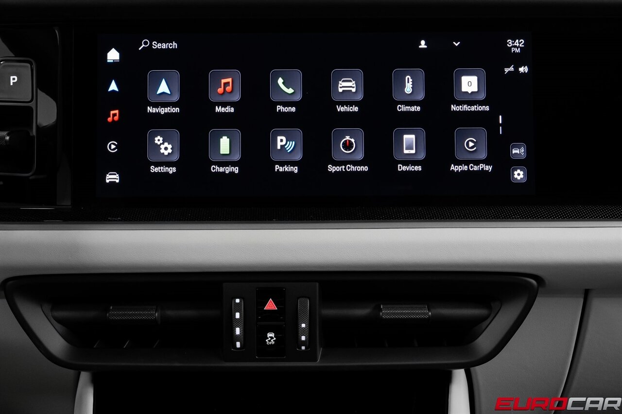 2025 Porsche Cayenne Turbo *PREMIUM PACKAGE * PASSENGER DISPLAY*   - Photo 32 - Costa Mesa, CA 92626