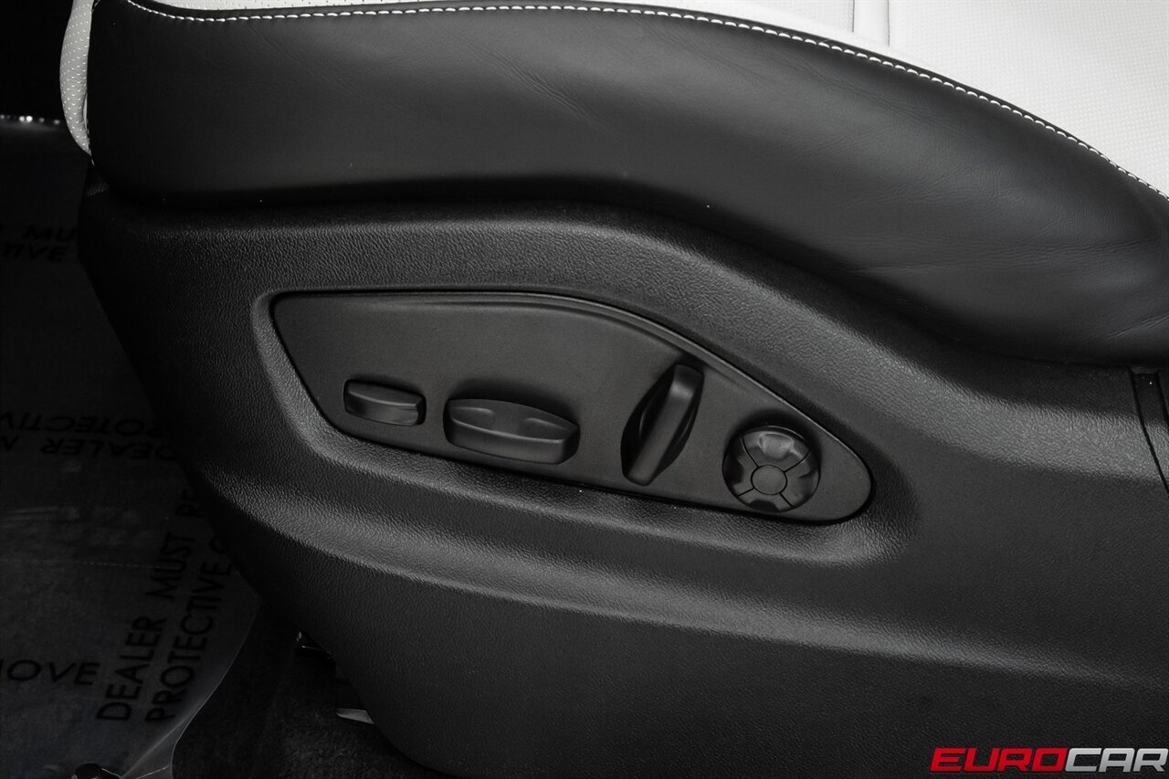 2025 Porsche Cayenne Turbo *PREMIUM PACKAGE * PASSENGER DISPLAY*   - Photo 46 - Costa Mesa, CA 92626