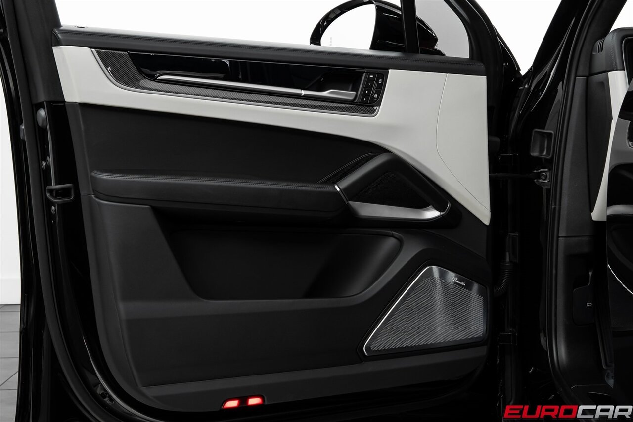 2025 Porsche Cayenne Turbo *PREMIUM PACKAGE * PASSENGER DISPLAY*   - Photo 22 - Costa Mesa, CA 92626