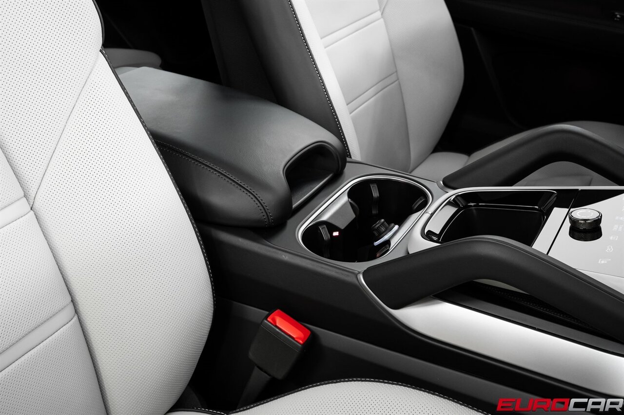 2025 Porsche Cayenne Turbo *PREMIUM PACKAGE * PASSENGER DISPLAY*   - Photo 36 - Costa Mesa, CA 92626