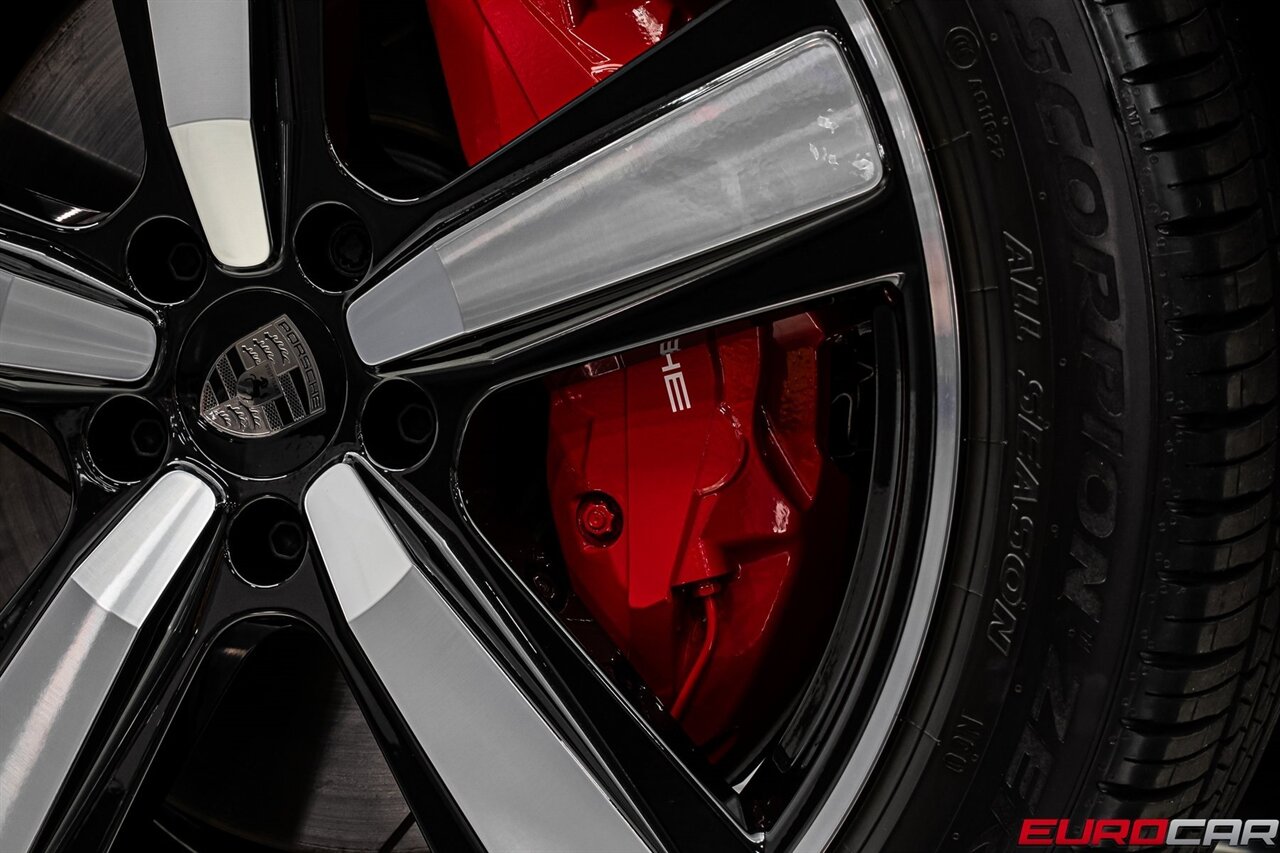 2025 Porsche Cayenne Turbo *PREMIUM PACKAGE * PASSENGER DISPLAY*   - Photo 21 - Costa Mesa, CA 92626