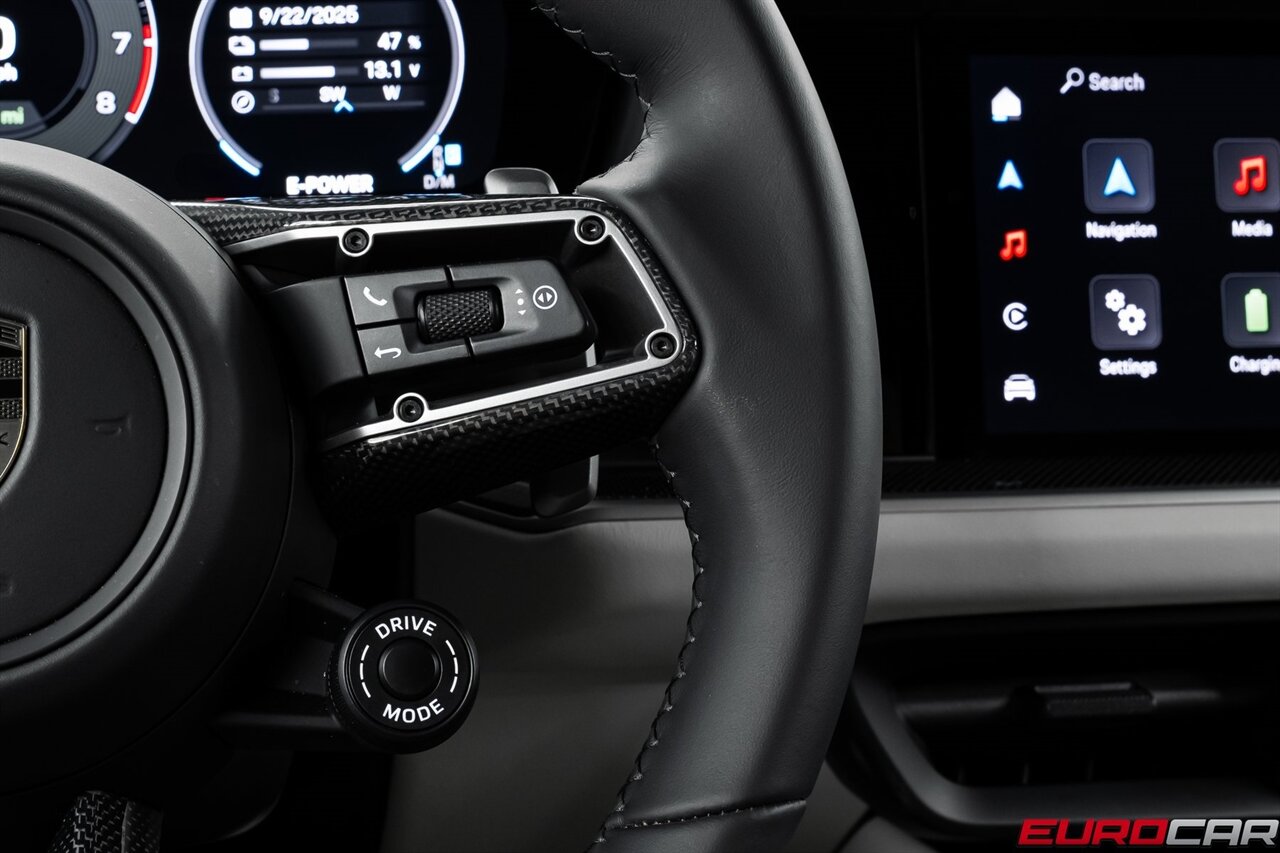 2025 Porsche Cayenne Turbo *PREMIUM PACKAGE * PASSENGER DISPLAY*   - Photo 30 - Costa Mesa, CA 92626