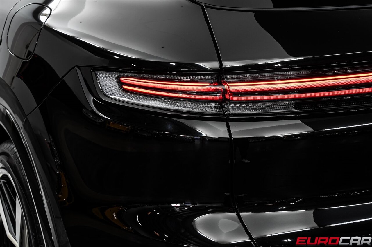 2025 Porsche Cayenne Turbo *PREMIUM PACKAGE * PASSENGER DISPLAY*   - Photo 17 - Costa Mesa, CA 92626