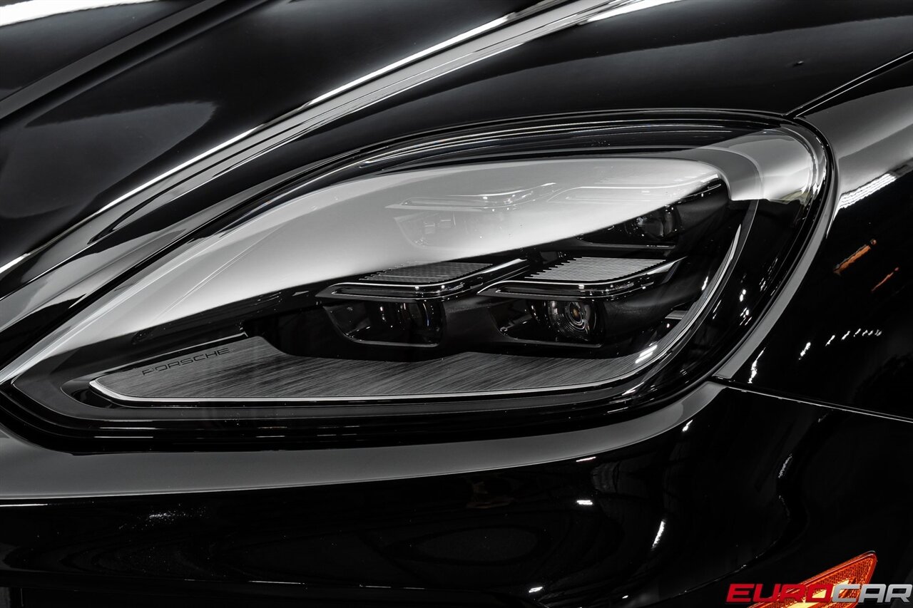 2025 Porsche Cayenne Turbo *PREMIUM PACKAGE * PASSENGER DISPLAY*   - Photo 10 - Costa Mesa, CA 92626