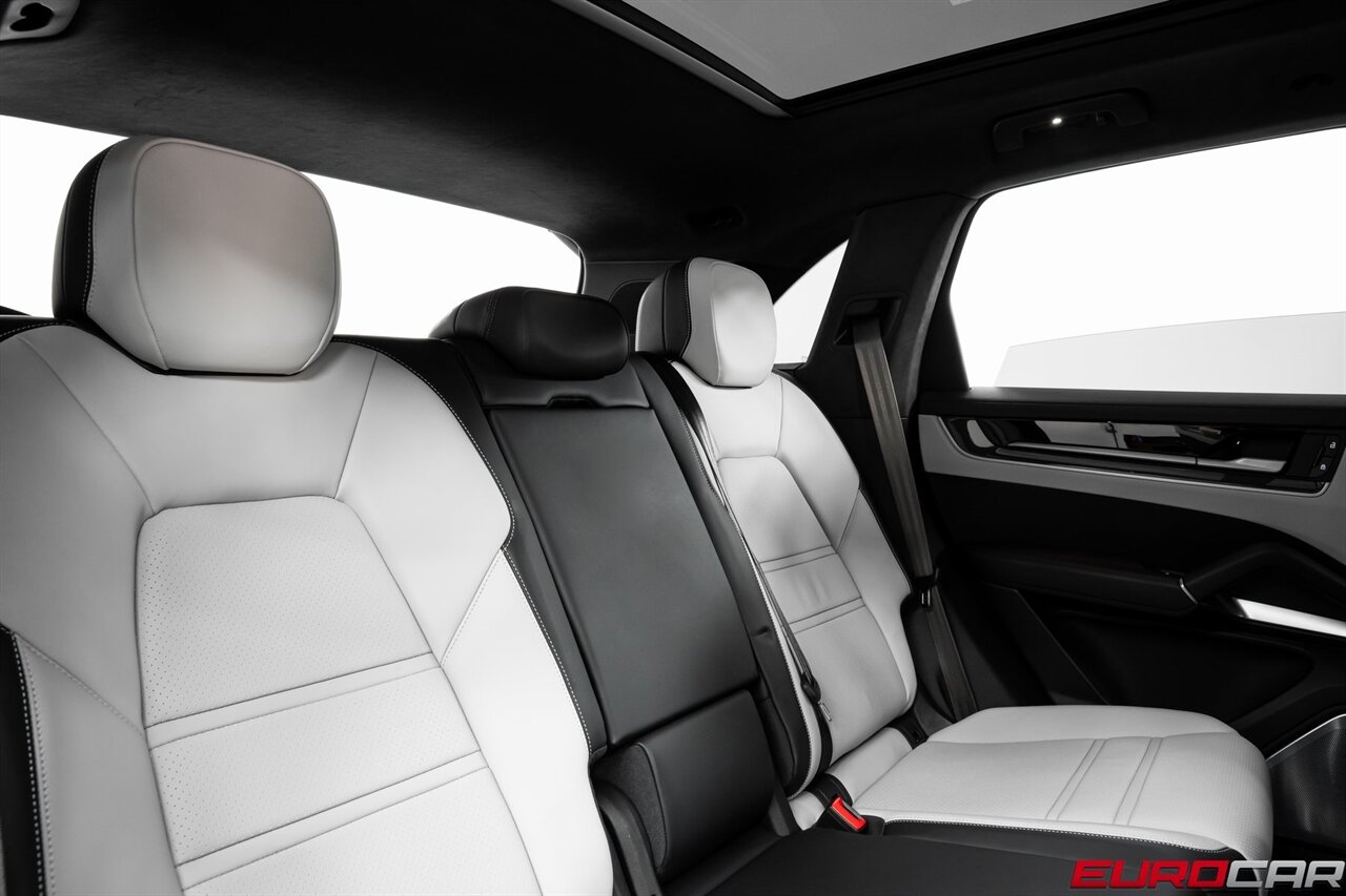 2025 Porsche Cayenne Turbo *PREMIUM PACKAGE * PASSENGER DISPLAY*   - Photo 41 - Costa Mesa, CA 92626