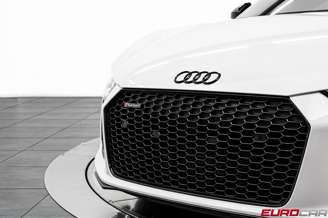 2018 Audi R8 5.2 *1 of 999 * CARBON FIBER REAR DIFFUSER*  *1 of 999 * CARBON FIBER REAR DIFFUSER* - Photo 12 - Costa Mesa, CA 92626