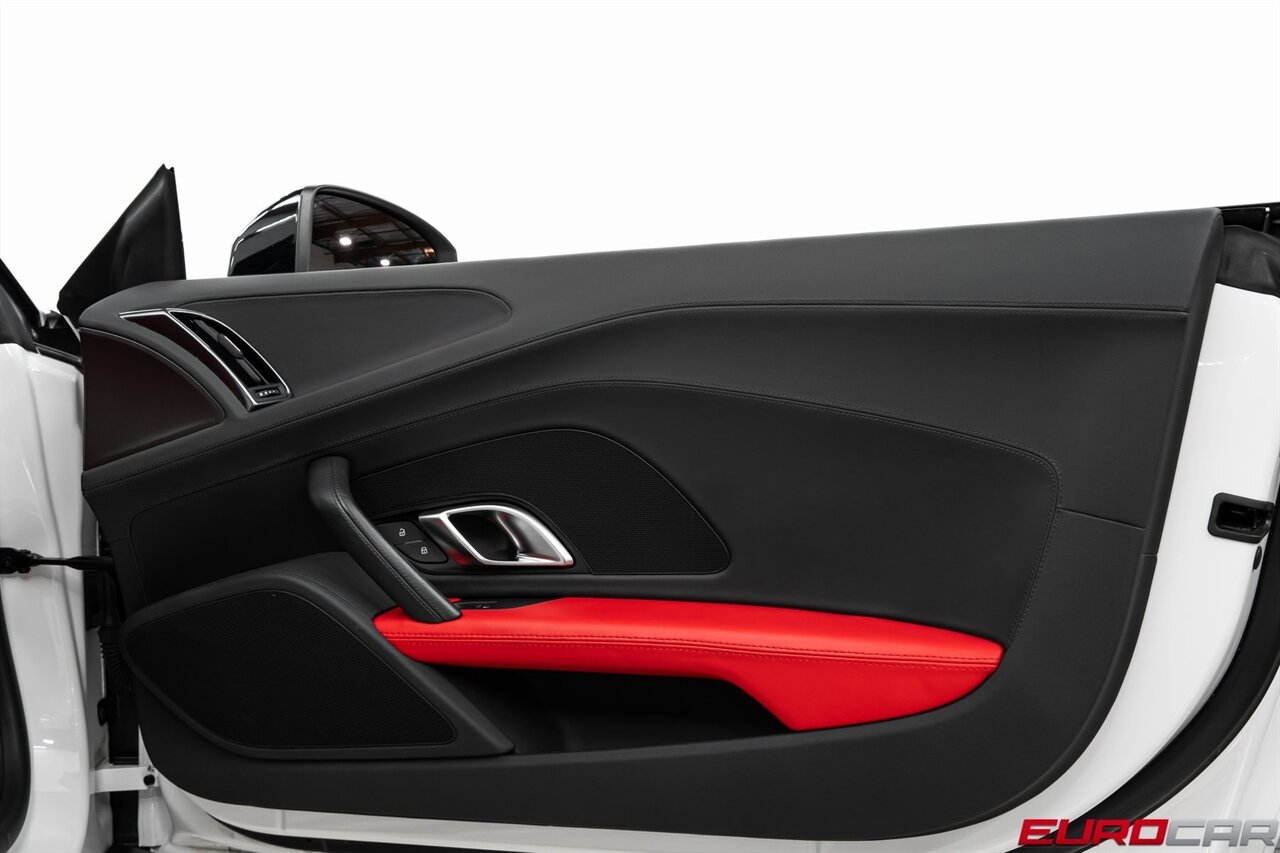 2018 Audi R8 5.2 *1 of 999 * CARBON FIBER REAR DIFFUSER*  *1 of 999 * CARBON FIBER REAR DIFFUSER* - Photo 26 - Costa Mesa, CA 92626