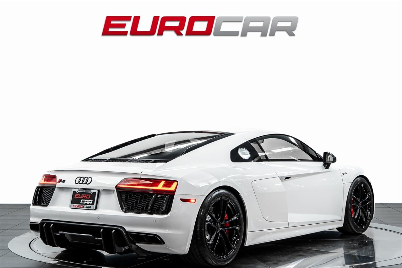 2018 Audi R8 5.2 *1 of 999 * CARBON FIBER REAR DIFFUSER*  *1 of 999 * CARBON FIBER REAR DIFFUSER* - Photo 5 - Costa Mesa, CA 92626