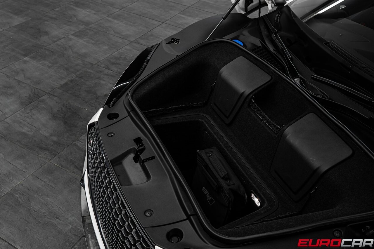 2018 Audi R8 5.2 *1 of 999 * CARBON FIBER REAR DIFFUSER*  *1 of 999 * CARBON FIBER REAR DIFFUSER* - Photo 10 - Costa Mesa, CA 92626