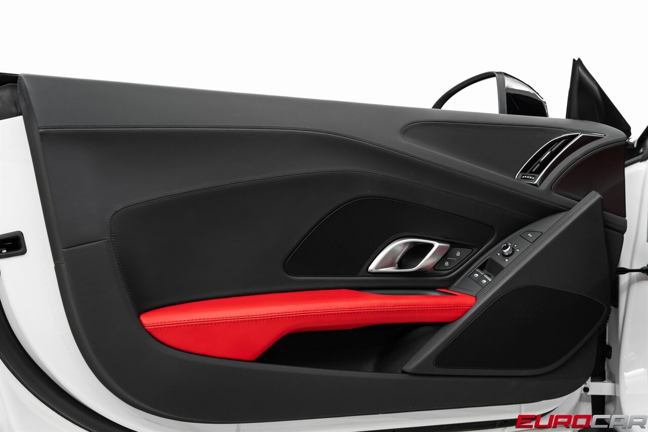 2018 Audi R8 5.2 *1 of 999 * CARBON FIBER REAR DIFFUSER*  *1 of 999 * CARBON FIBER REAR DIFFUSER* - Photo 25 - Costa Mesa, CA 92626