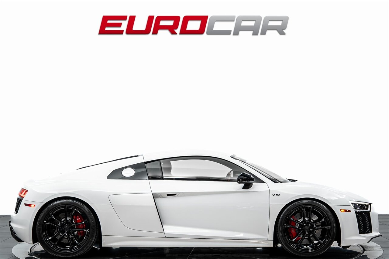 2018 Audi R8 5.2 *1 of 999 * CARBON FIBER REAR DIFFUSER*  *1 of 999 * CARBON FIBER REAR DIFFUSER* - Photo 6 - Costa Mesa, CA 92626