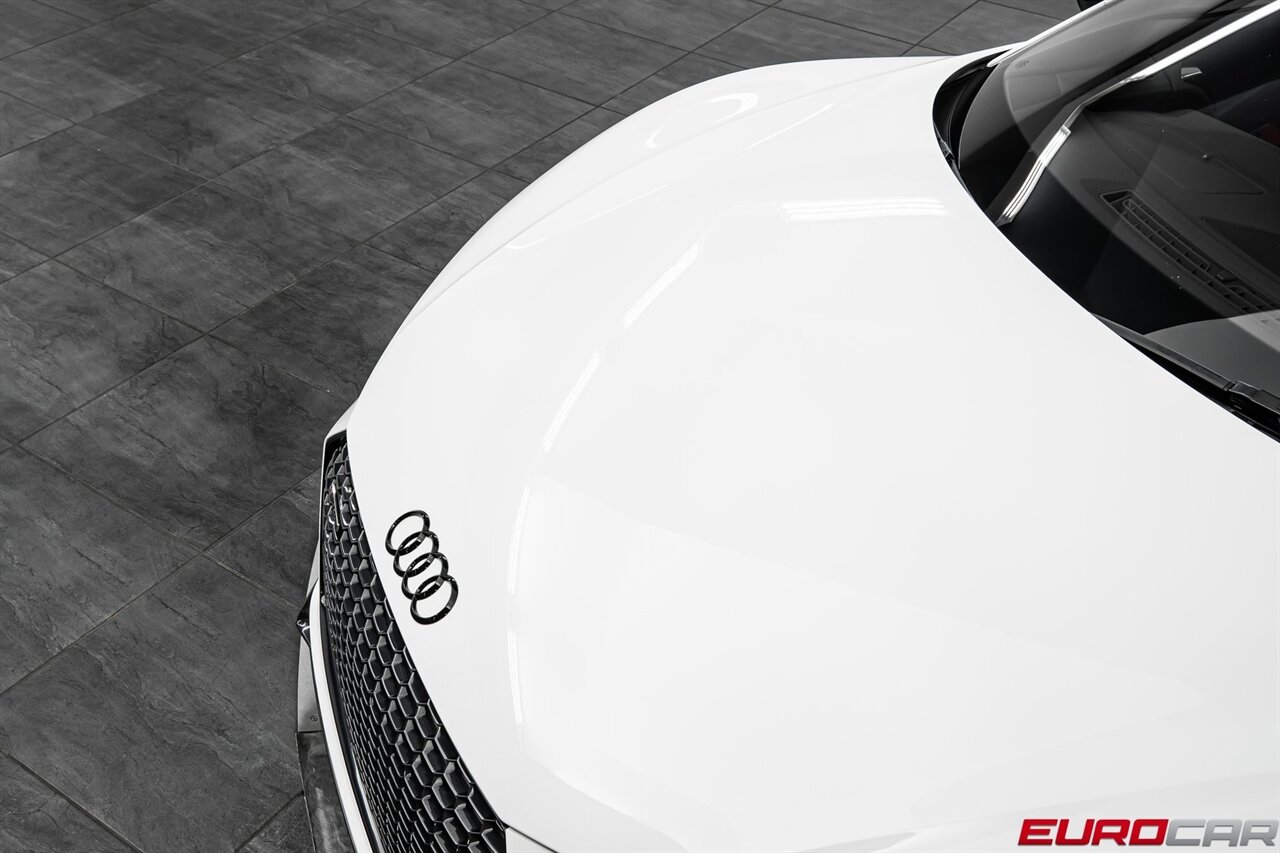 2018 Audi R8 5.2 *1 of 999 * CARBON FIBER REAR DIFFUSER*  *1 of 999 * CARBON FIBER REAR DIFFUSER* - Photo 9 - Costa Mesa, CA 92626