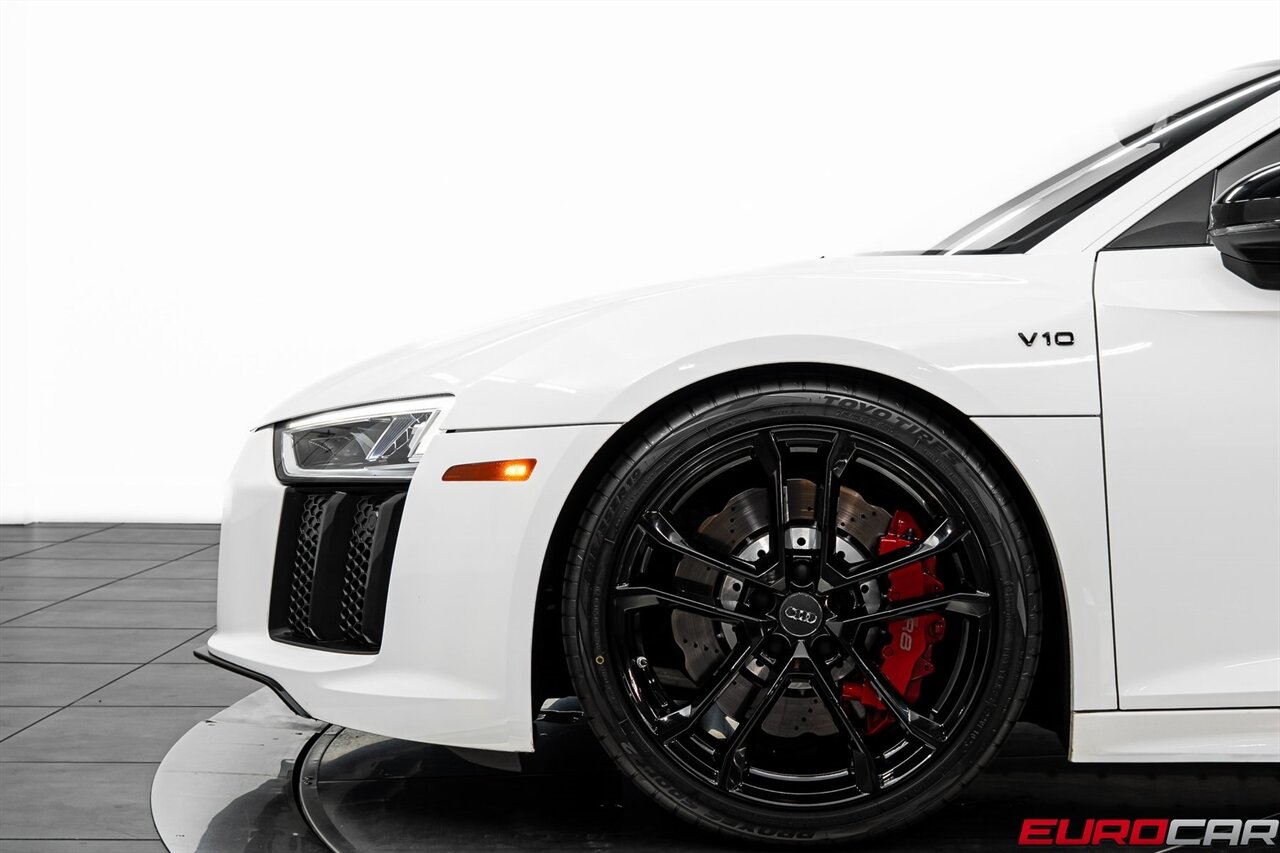 2018 Audi R8 5.2 *1 of 999 * CARBON FIBER REAR DIFFUSER*  *1 of 999 * CARBON FIBER REAR DIFFUSER* - Photo 14 - Costa Mesa, CA 92626