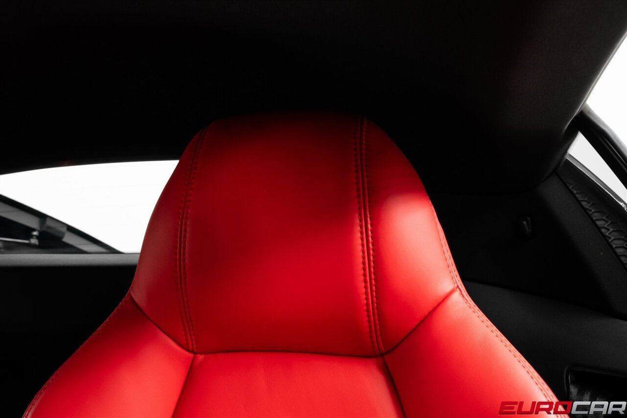 2018 Audi R8 5.2 *1 of 999 * CARBON FIBER REAR DIFFUSER*  *1 of 999 * CARBON FIBER REAR DIFFUSER* - Photo 41 - Costa Mesa, CA 92626