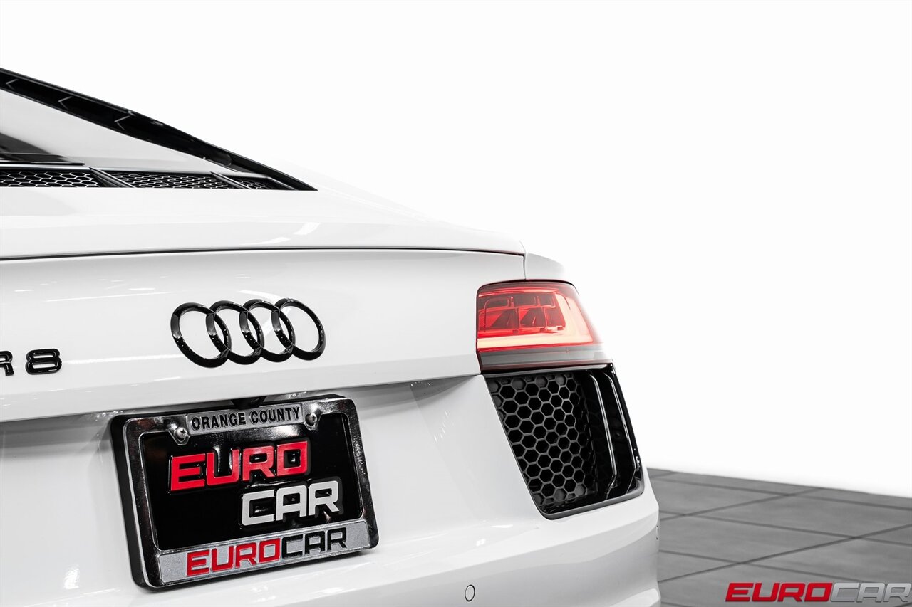 2018 Audi R8 5.2 *1 of 999 * CARBON FIBER REAR DIFFUSER*  *1 of 999 * CARBON FIBER REAR DIFFUSER* - Photo 21 - Costa Mesa, CA 92626